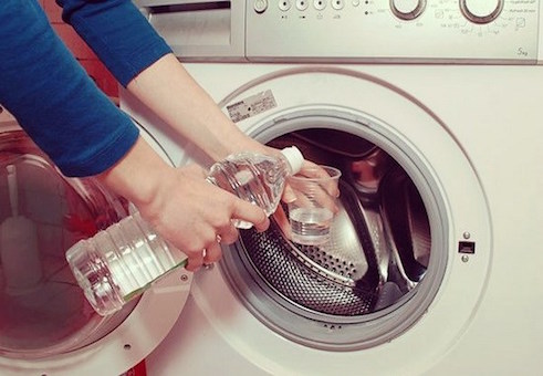 Mách Bạn Cách Vệ Sinh Máy Giặt Bằng Giấm