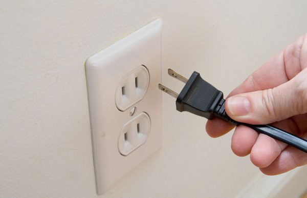 Có nên rút nguồn tủ lạnh khi không sử dụng ?