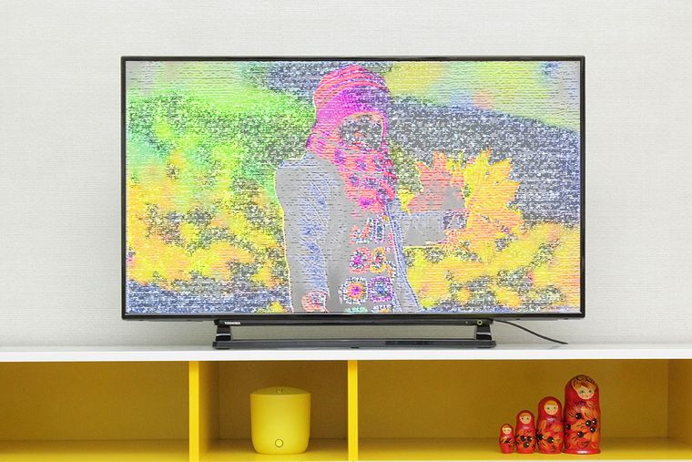 Nguyễn nhân và cách khắc phục màn hình tivi bị kẻ sọc
